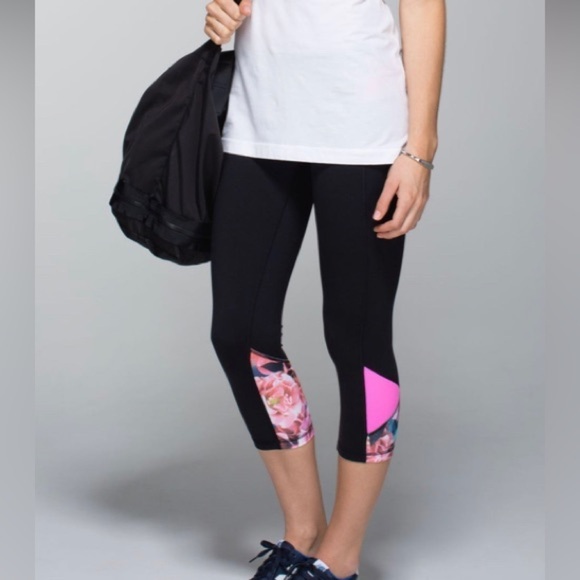Lululemon Embody Crop *Full-On Luon
Black / Secret Garden / Pow Pink Lig… - Picture 2 of 8